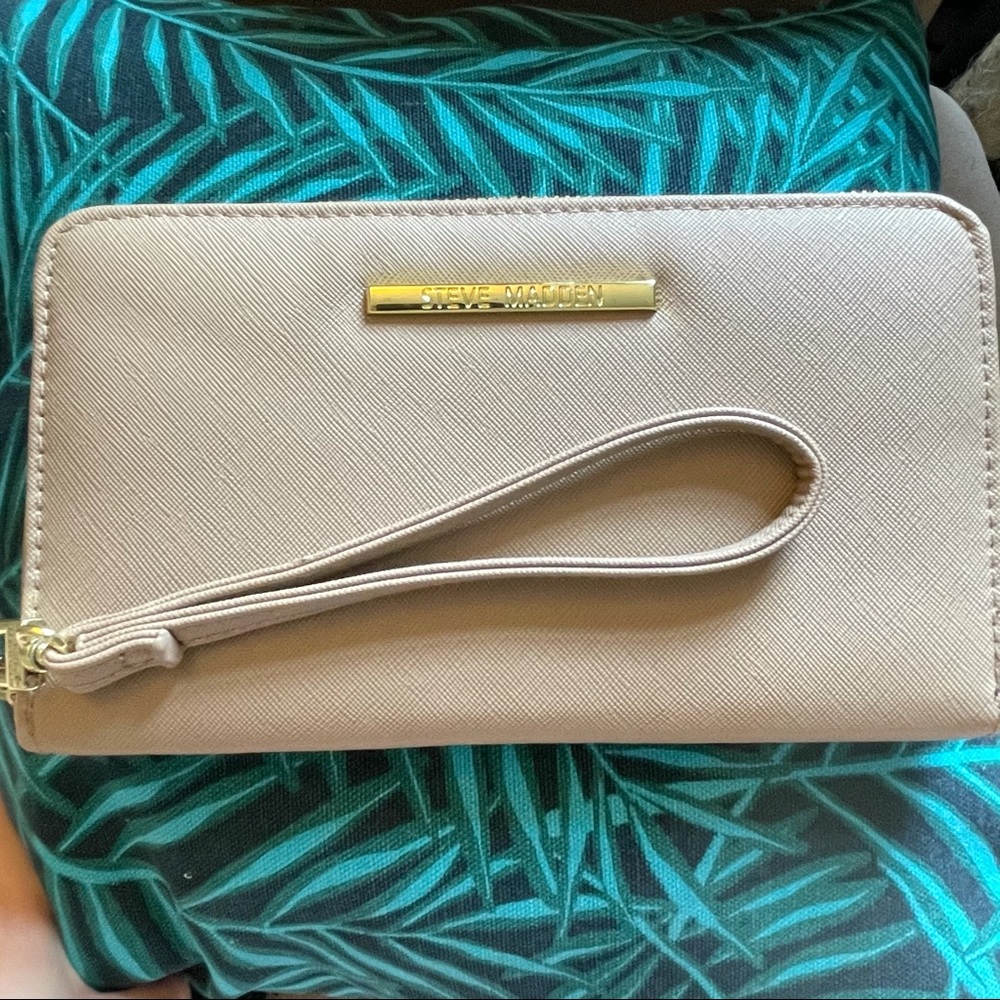 ❌SOLD❌ Neutral Steve Madden Wallet Wristlet - Picture 1 of 12